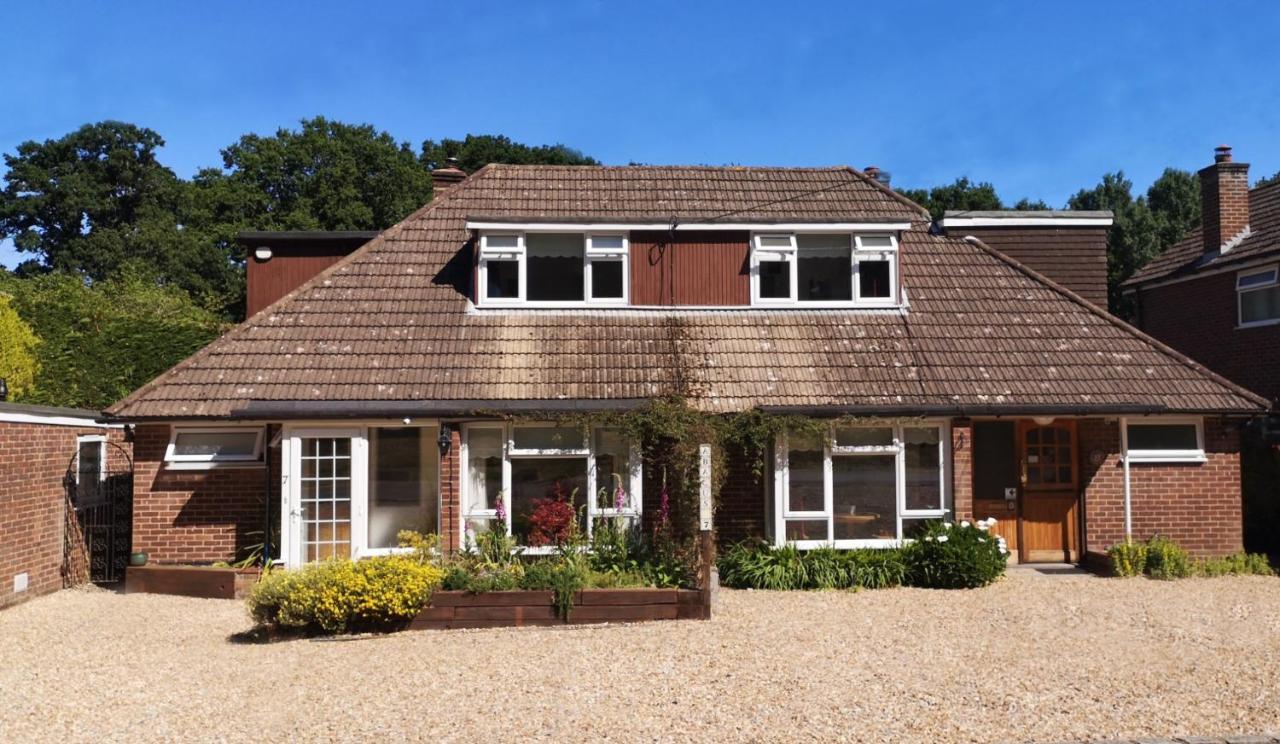 Abacus Bed And Breakfast, Blackwater, Hampshire Camberley Exterior photo