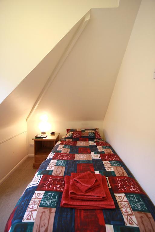 Abacus Bed And Breakfast, Blackwater, Hampshire Camberley Room photo